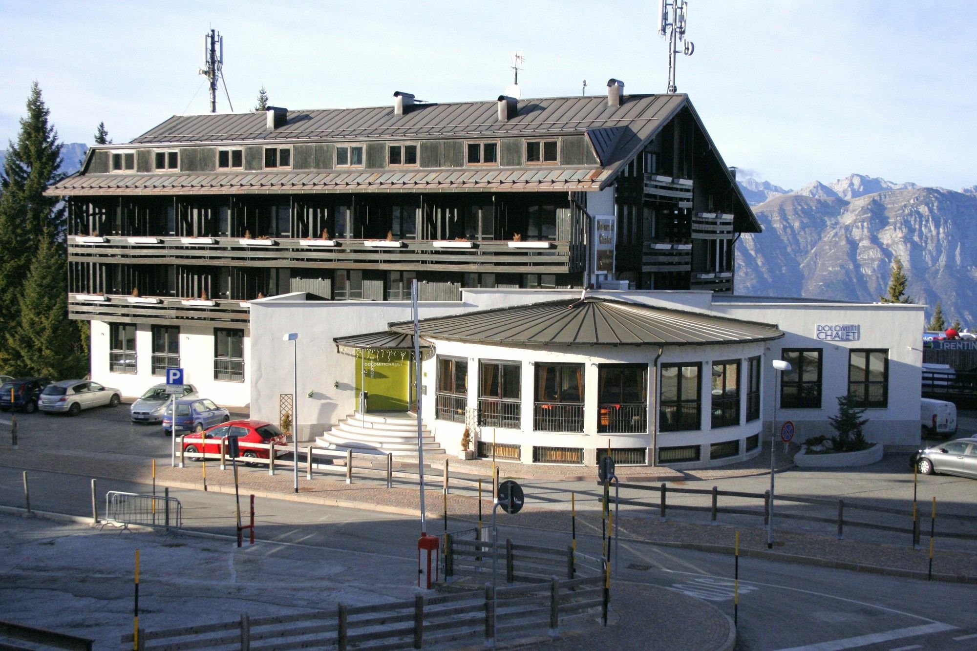 Hotel Dolomiti 3*